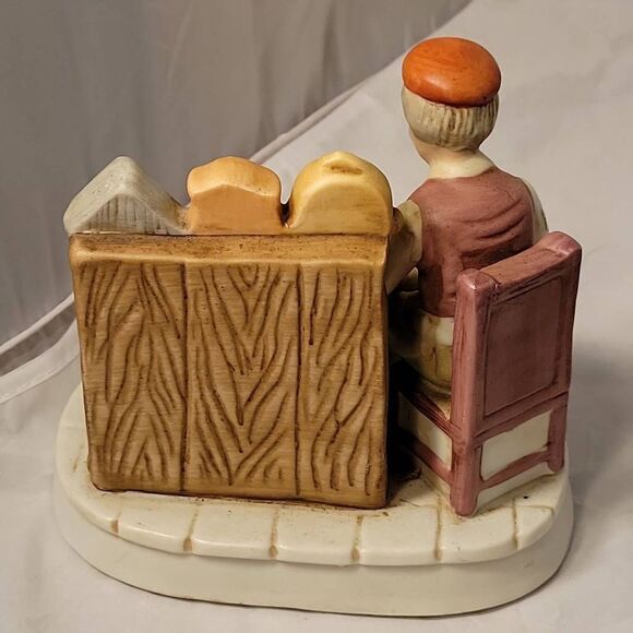 VTG Watchmaker Watch Hallmark Horologist Porcelain Charming Hand Painted Figure - Picture 3 of 13